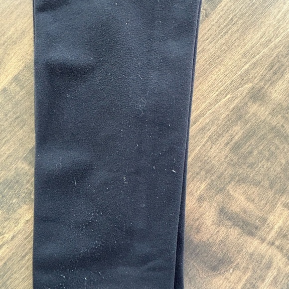 Willow & Clay Black Leggings Sleek Form-Fitting Design - Picture 8 of 8